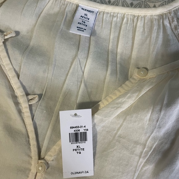 Blouse with smocked/pleated shoulder detail - Picture 3 of 7